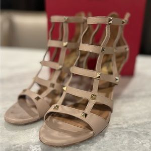 Valentino Nude Caged Rockstud heels. Size 39 Poudre color. Sold with box.
